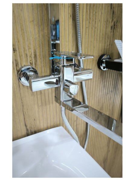 Душевая стойка Debora DBR701